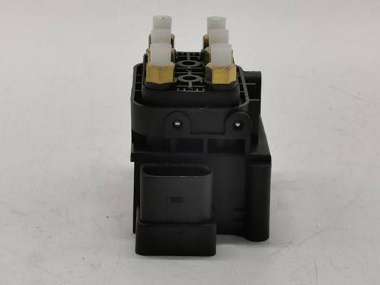アウディ Q7 4L 7P ポルシェ 955 958 OE NO. 95835890300用の空気懸垂電磁弁ブロック