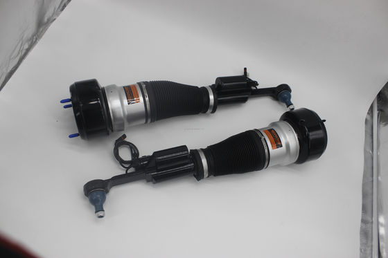 メルセデス W221 バボスの左前ショック吸収器とストラット組替え/修理