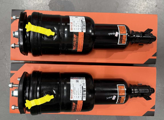 48020-50260 48020-20242 レクサス LS600 4WD 車両用エアサスペンションショックアブソーバー