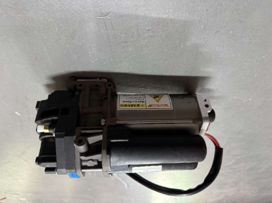 アウディ エアマチックサスペンションポンプ 80A616005 40A616005E Audi Q5/Sportback 2017-2025用